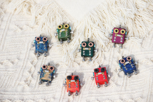 Handmade Mini Robot Pendant/Charms - Steampunk Retro Robot Design | Necklace, Keychain, Creative Gift