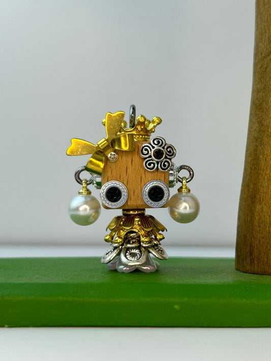 Handmade Mini Robot Pendant/Charms – Steampunk Crown & Pearl Design | Necklace, Keyring, Creative Gift