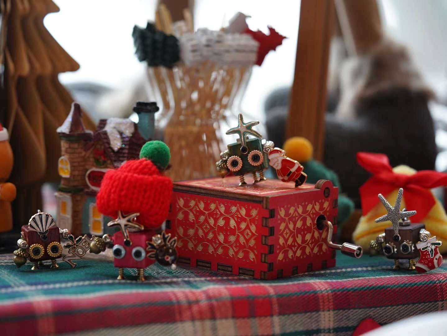 Handmade Mini Robot Pendant/Charms – Christmas Elements | Necklace, Keyring, Earrings Creative Gift