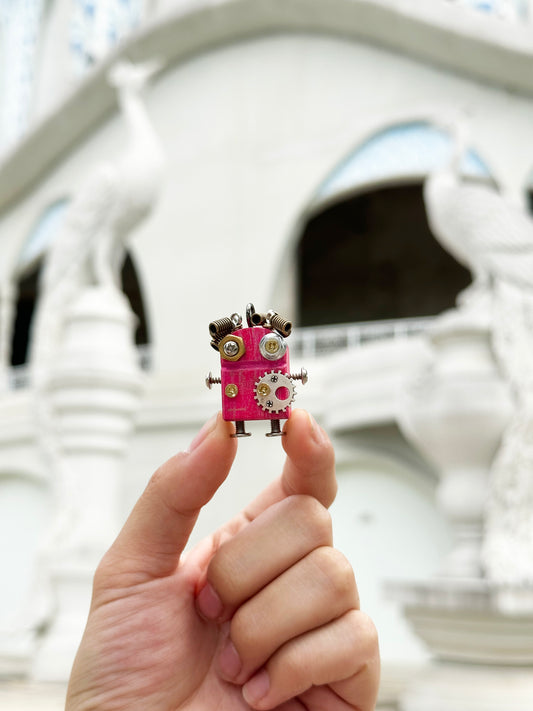 Handmade Mini Robot Pendant/Charms – Gear-Eyed Punk Design | Necklace, Keychain, Creative Gift