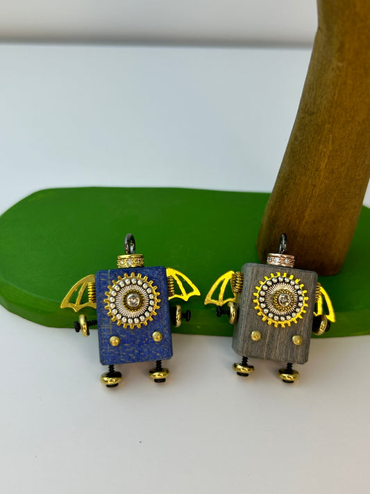 Handmade Mini Robot Pendant/Charms – Steampunk Small Wing Gear Design | Necklace, Keyring, Creative Gift